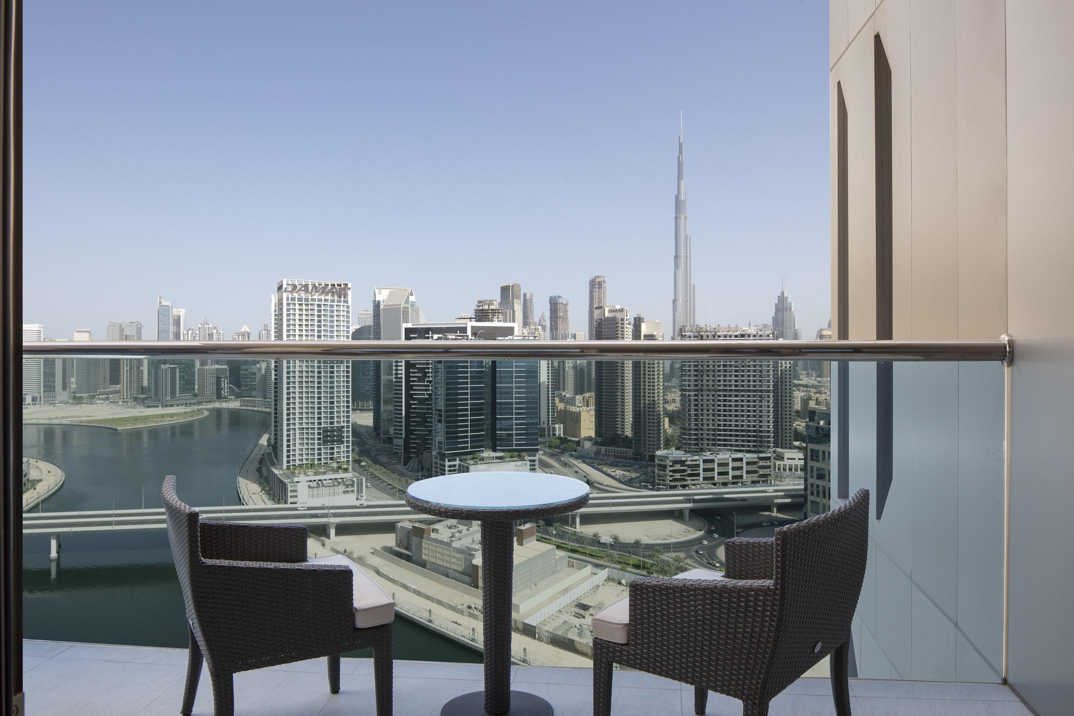 Hyde Hotel دبي المظهر الخارجي الصورة View from the balcony of a typical apartment
