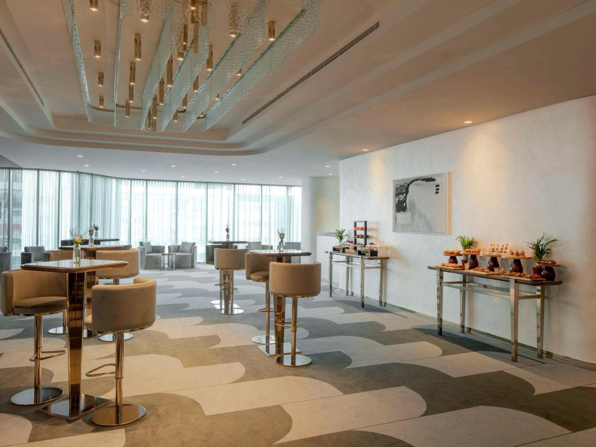 Hyde Hotel دبي المظهر الخارجي الصورة The lounge at the airport